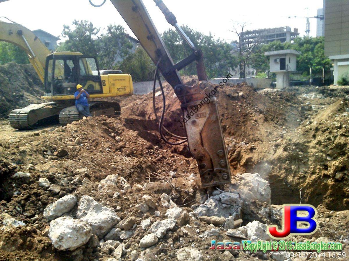 jasa Bongkar Bangunan jakarta terpercaya segera hubungi kami di wa: 081770869333. Jika anda memiliki bangunan yg ingin Anda bongkar kami siap membantu.