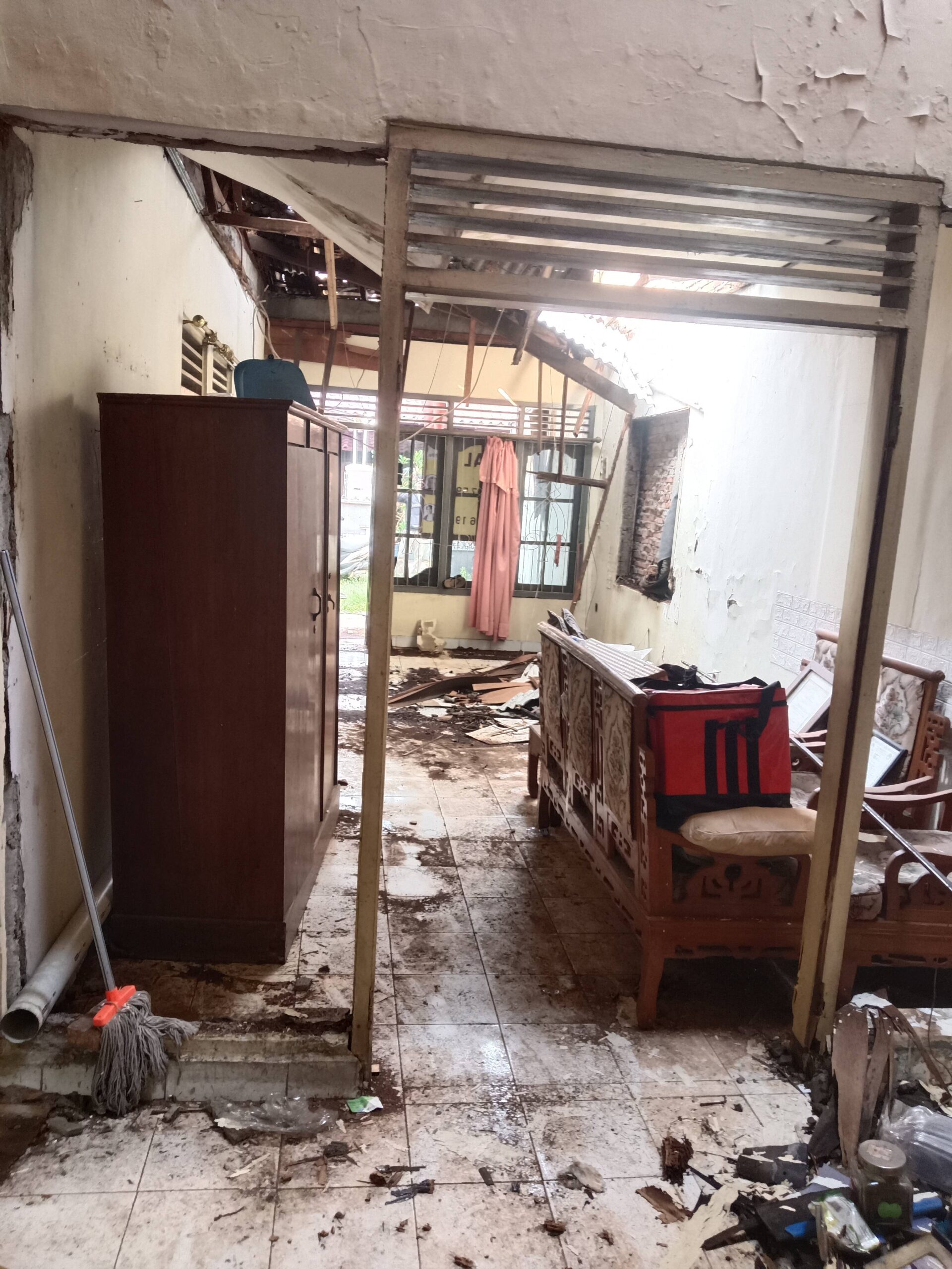 biaya bongkar rumah per meter dijakarta. segera hubingi kami 081770869333